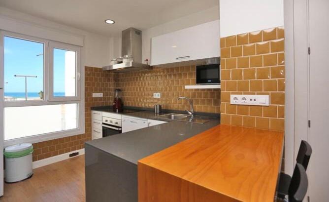Conil A Pie De Playa Con Amplias Vistas Al Mar Apartment โกนิล เด ลาฟรอนเตรา ภายนอก รูปภาพ