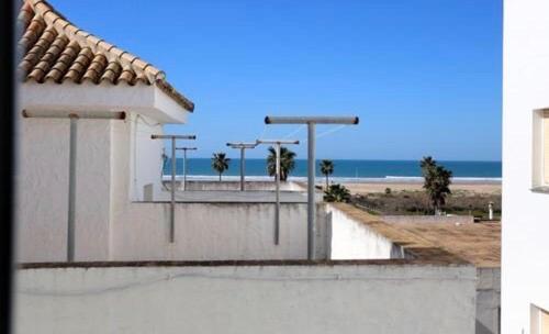 Conil A Pie De Playa Con Amplias Vistas Al Mar Apartment โกนิล เด ลาฟรอนเตรา ภายนอก รูปภาพ
